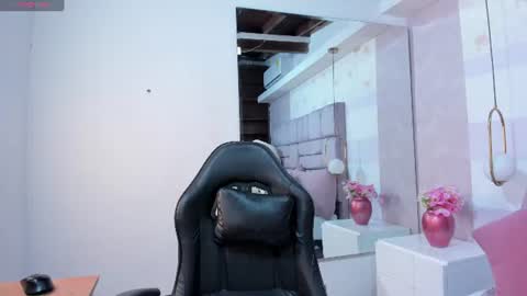 Mia  online show from June 2026 12:42:02 PM