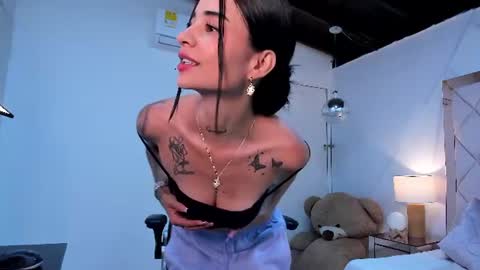 Mia  online show from June 2026 01:26:02 PM