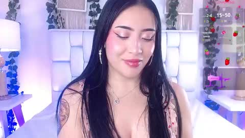 Mia online show from October 2025 11:52:02 AM