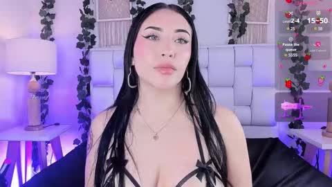 Mia online show from October 2025 11:55:01 AM