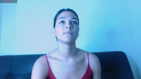 Mia online show from February 2025 12:01:02 PM