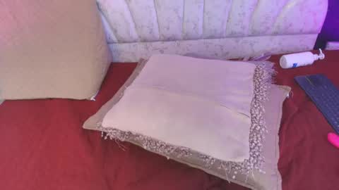Mia online show from June 2026 02:33:01 PM