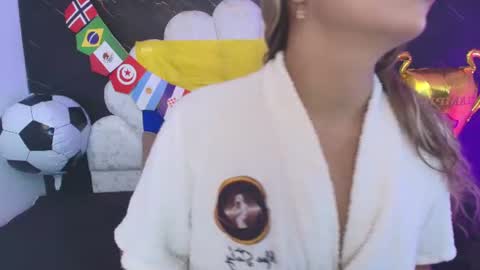 Mia online show from July 2026 12:00:01 PM