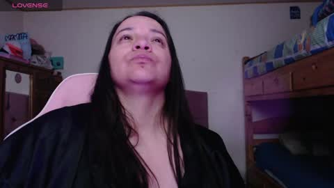 Snapshot of miaabrownn chatting on May 2026 06:37:02 PM MIA online show from May 2026 06:37:02 PM