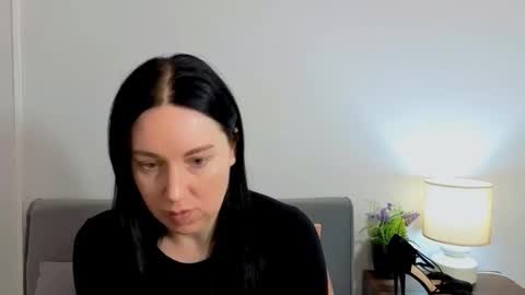 Mia online show from March 2026 04:22:02 PM