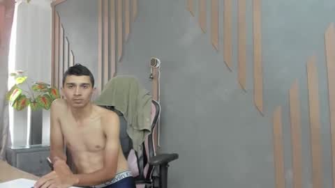 miaandrony online show from April 2026 07:07:01 PM