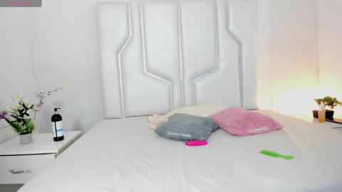 miaatorres_ online show from April 2026 12:08:02 PM