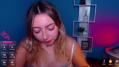 Andrea online show from December 2024 01:02:02 PM