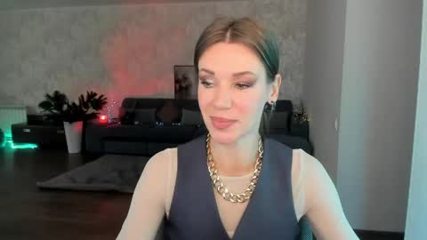 Snapshot of miababy14 chatting on June 2026 04:25:01 AM Mia online show from June 2026 04:25:01 AM