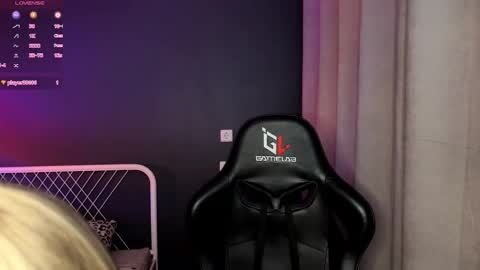 Mia online show from March 2026 06:36:01 PM