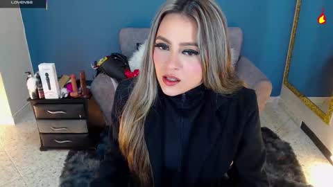 Snapshot of miacarperrlux chatting on March 2025 01:04:01 AM MiaCarper online show from March 2025 01:04:01 AM