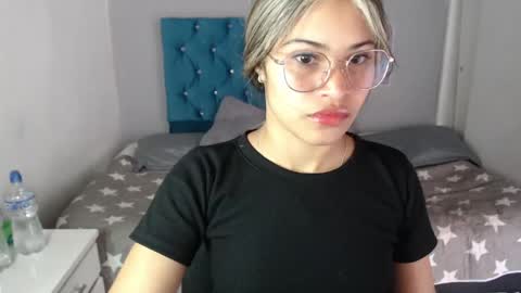 miacumgirl online show from April 2026 12:19:02 PM