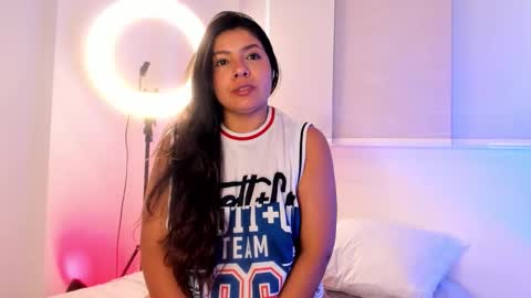 IG Yojanagomez  online show from December 2025 03:17:02 PM