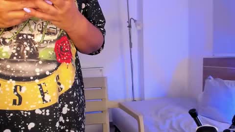 IG Yojanagomez  online show from June 2026 11:21:01 PM