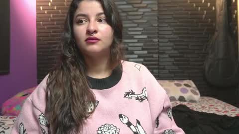 Mia online show from November 2025 04:00:01 AM