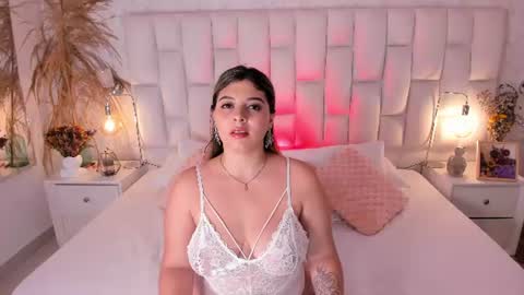 Snapshot of miagreys_ chatting on July 2026 08:49:02 PM mia greys online show from July 2026 08:49:02 PM