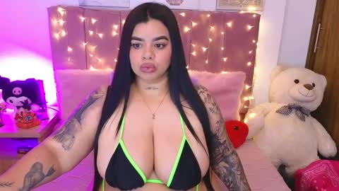 Miah Joness online show from April 2026 10:33:02 PM