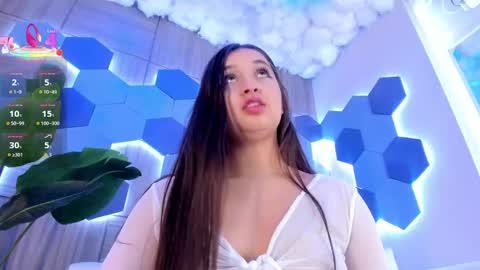 Mia  online show from September 2025 03:54:01 AM