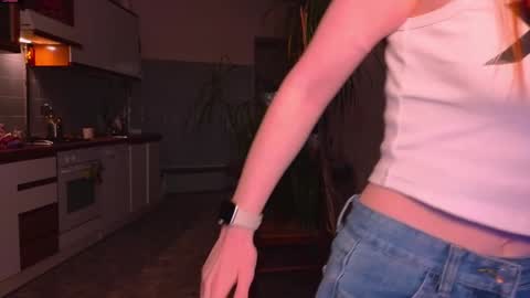 Snapshot of miakeler chatting on January 2025 10:33:01 PM milanaaaa online show from January 2025 10:33:01 PM