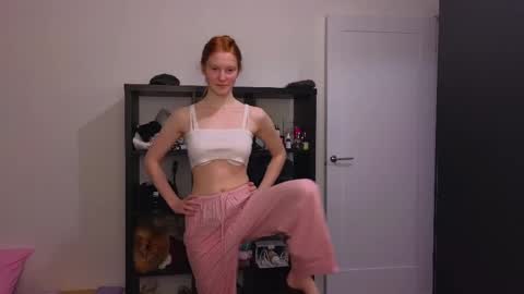 Snapshot of miakeler chatting on February 2025 06:04:02 PM milanaaaa online show from February 2025 06:04:02 PM