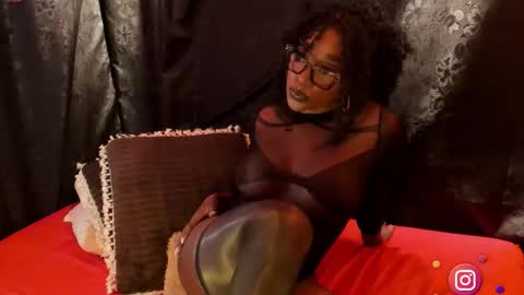 Mia online show from February 2026 12:29:02 AM