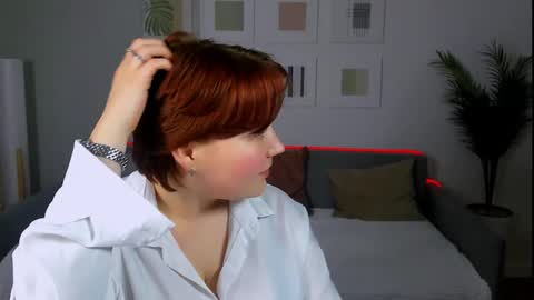 mialacrice online show from May 2026 07:22:02 PM