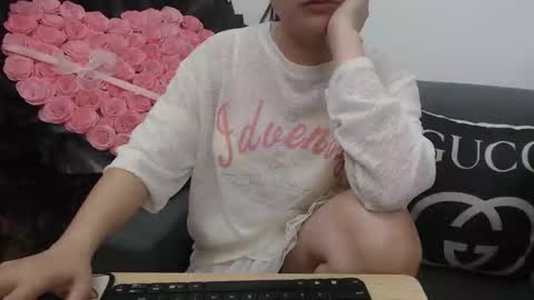 Mia online show from October 2025 03:34:01 AM