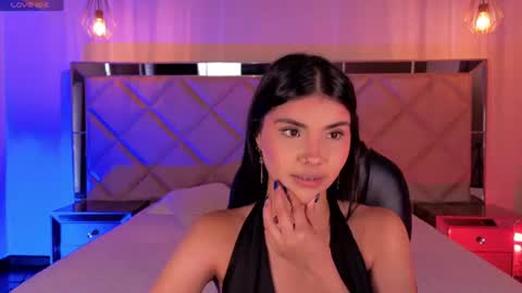 Snapshot of mialaurence_ chatting on July 2026 06:54:01 PM Call me Mia online show from July 2026 06:54:01 PM