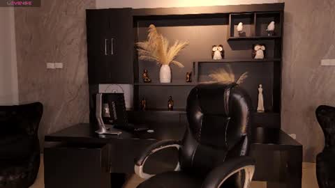 Snapshot of mialaurence_ chatting on July 2026 06:57:02 PM Call me Mia online show from July 2026 06:57:02 PM