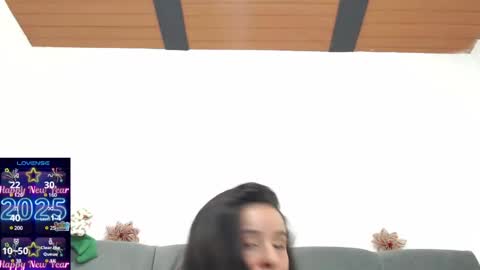 Snapshot of miamackleyn_ chatting on January 2025 04:17:01 PM MIA online show from January 2025 04:17:01 PM