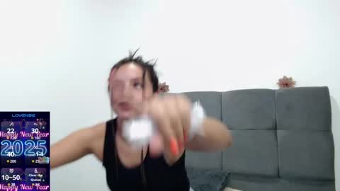 Snapshot of miamackleyn_ chatting on January 2025 06:49:01 PM MIA online show from January 2025 06:49:01 PM