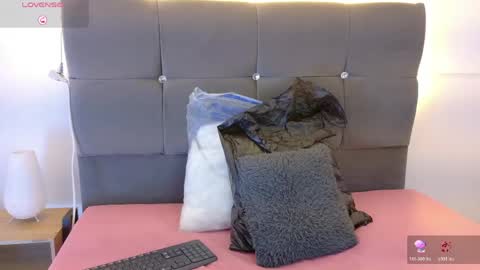 Snapshot of miamackleyn_ chatting on May 2026 12:55:02 PM MIA online show from May 2026 12:55:02 PM