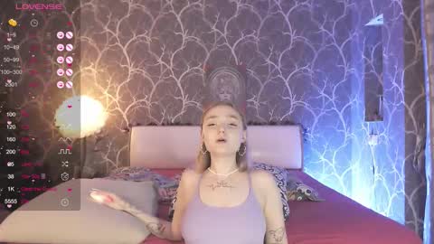 Snapshot of miamiameow chatting on December 2025 06:14:01 PM Mia online show from December 2025 06:14:01 PM