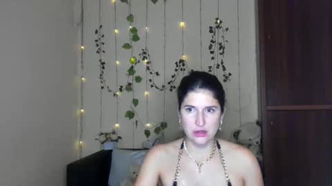 Snapshot of miamilff_sugar chatting on May 2026 12:44:01 PM Alianna online show from May 2026 12:44:01 PM