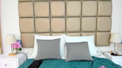 miamillers1 online show from November 2025 11:32:02 AM