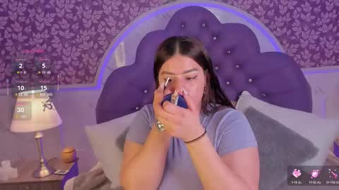 Snapshot of miamontoya chatting on September 2025 01:03:01 PM Mia   -5 7001400 Follow  online show from September 2025 01:03:01 PM