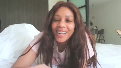 Snapshot of miamuffin8 chatting on May 2026 05:41:02 PM MiaMuffn online show from May 2026 05:41:02 PM