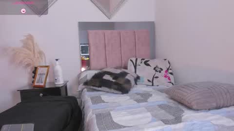 miapearls_ online show from February 2026 07:51:01 AM