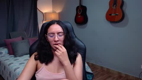 MIAPORTMANN online show from January 2025 03:18:02 PM