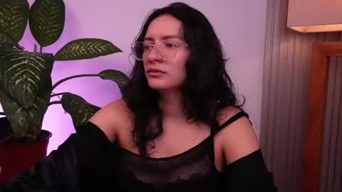 Snapshot of miaportman chatting on June 2026 09:19:02 AM MIAPORTMANN online show from June 2026 09:19:02 AM