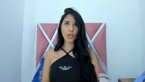 Mia Quevedo online show from September 2025 11:47:01 AM