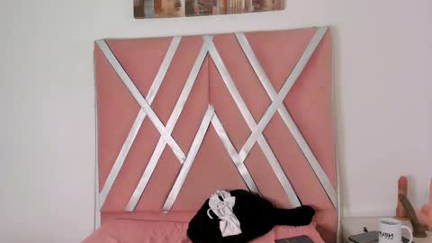 Mia Quevedo online show from February 2026 12:03:01 PM