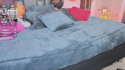 Snapshot of miarobertsmilf chatting on October 2025 07:20:01 AM Mia Milf online show from October 2025 07:20:01 AM