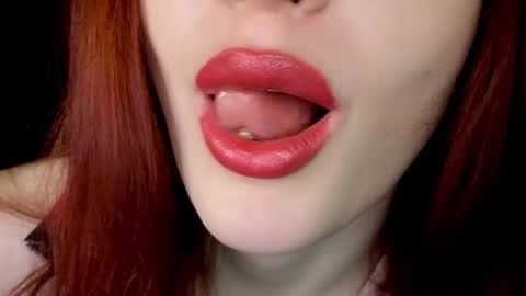 Mia online show from February 2026 04:51:02 AM