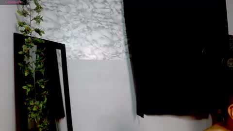 miasexy_latin online show from December 2025 07:45:02 AM