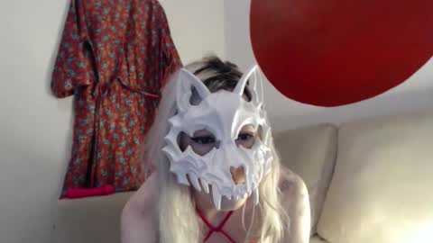 Mia online show from September 2025 07:06:02 PM