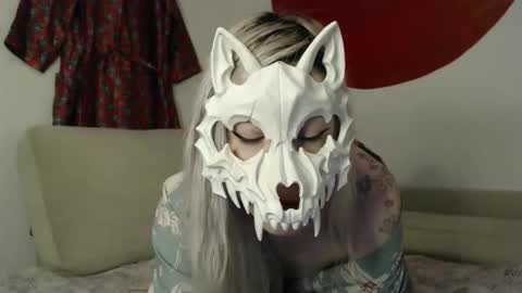 Mia online show from September 2025 09:09:02 PM