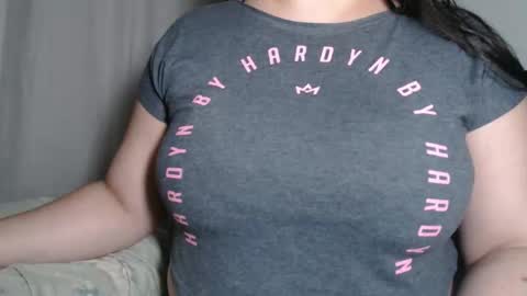 Snapshot of miasp chatting on November 2025 12:35:02 AM MiaSP online show from November 2025 12:35:02 AM