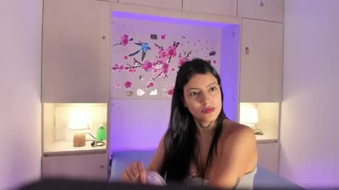 miaturnerr_ online show from April 2026 11:47:02 AM