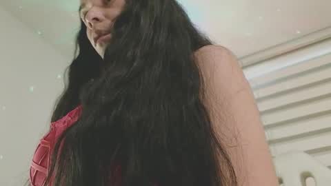 Mia online show from February 2025 08:28:02 PM